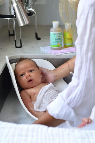 California Baby, Shampoo and Body Wash, 8.5 oz in Saudi Arabia