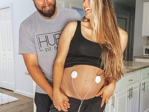 سماعات رأس Baby-Bump - تعمل وتشارك الموسيقى والصوت والأصوات مع The Womb - نظام سماعات Baby Bump المتميز - بما في ذلك تطبيق bebon Tunes (iOS وAndroid) (أزرق) in Saudi Arabia