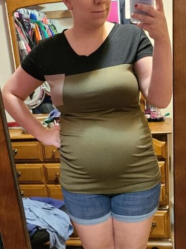 Ecavus Women's Casual Maternity Tops Short & Long Sleeve V Neck Colorblock Pregnancy T-Shirt with Pocket in Kuwait