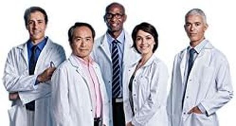 منظف ​​الوجه الرغوي المنقي من لاروش بوزيه توليريان، غسول وجه خالي من الزيوت للبشرة الدهنية وللبشرة الحساسة مع النياسيناميد، منظف المسام لن يجفف البشرة، غير معطر in Kuwait