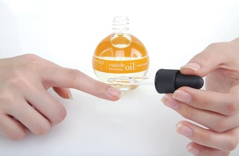 تنشيط Cuccio Naturale - زيت مرطب للبشرة التي تم إصلاحها بين عشية وضحاها - علاج للبشرة التالفة والأظافر الرقيقة - تركيبة خالية من البارابين / القسوة - الحليب والعسل - 2.5 أوقية in Kuwait