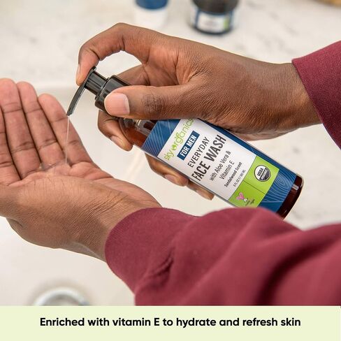 غسول الوجه اليومي للرجال من سكاي أورغانيكس (177 مل) غسول الوجه اليومي العضوي من وزارة الزراعة الأمريكية مع خلاصة الصبار وفيتامين E لجميع أنواع البشرة، لم يتم الإساءة إلى الحيوانات في تصنيعه in Kuwait