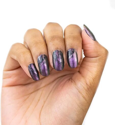 Color Street "Hiss and Make Up" Nail Polish Strips in Saudi Arabia