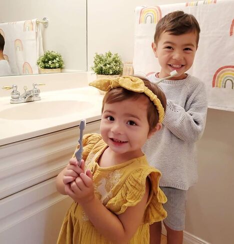 ROARex® All-Natural Eco Friendly Kids Toothbrush Made from Plants - Dinosaurs 4-36m - Baby to Toddler - Blue/Green - 4pk | 1% for The Planet Product in Saudi Arabia
