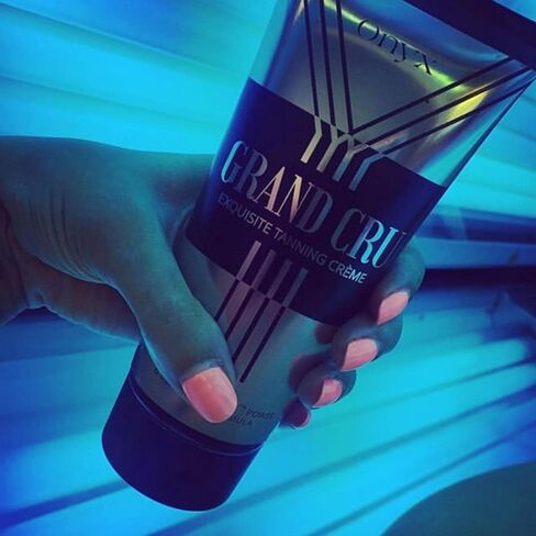 Onyx Grand Cru Tanning Lotion for Tanning Beds - Tan Accelerator with No Bronzer - Ultra Light Formula for Streak-Free Results - Tattoo & Color Fade Protection - Tanning Bed Lotion for Intense Moisturizing Skin in Saudi Arabia