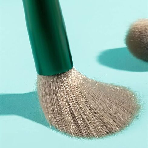 مجموعة فرش مكياج كريم الأساس - 13 قطعة من فرش مكياج كابوكي الاصطناعية الفاخرة باللون الأخضر، فرش مكياج، فرش تحديد العيون، مجموعة أدوات مزج بودرة الوجه وأحمر الخدود ومستحضرات التجميل المتوافقة مع حقيبة مكياج السفر in Kuwait