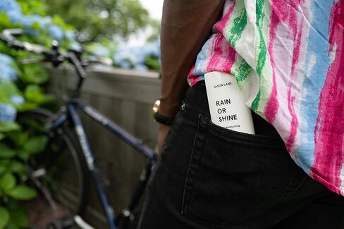 واقي شمسي للوجه مضاد للشيخوخة من رين أو شاين بعامل حماية من الشمس 50 للبشرة الصافية مع الشاي الأخضر وحمض الهيالورونيك وفيتامين ج وزيت فيتامين هـ ومستخلص الجينسنغ وجذور عرق السوس - مرطب بعامل حماية من الشمس للوجه، خالٍ من العطور، 2.03 أونصة in Kuwait