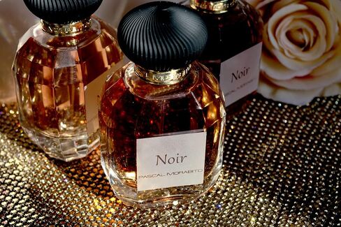 باسكال مورابيتو نوير للنساء - بخاخ ماء عطر مكثف ومغري - روائح دافئة وأنثوية من القرفة والعنبر - تصميم زجاجة فاخر جميل - 3.4 أونصة in Saudi Arabia