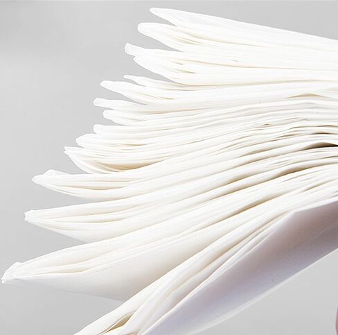 100pcs 31 x 70 Inches Disposable Bed Sheets Massage Bed Cover Non Woven Spa Sheets Waterproof Fabric for Hotel Spa Wax Tattoo Salon in Saudi Arabia