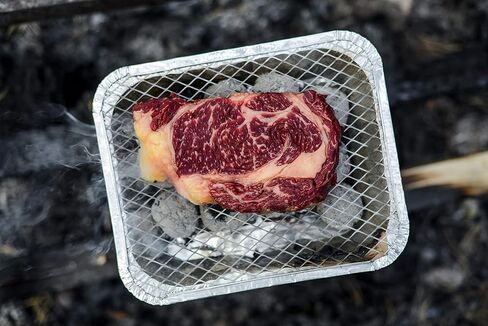 شواية فحم EZGRILL للاستعمال مرة واحدة مثالية للتخييم وحفلات الباب الخلفي - عبوة من 2 حجم صغير محمول، سهلة الإضاءة، وشواية فحم مريحة تدوم 1.5 ساعة للشواء في أي وقت وفي أي مكان in Saudi Arabia