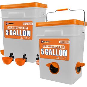 مجموعة تغذية الدجاج الأوتوماتيكية سعة 5 جالون/44 رطلاً (دلاء)، منفذ تغذية الدجاج وكوب الماء بدون نفايات، وحدة تغذية الدواجن مقاومة للمطر، تجنب الحيوانات الصغيرة. مناسبة للدجاج والبط وتركيا in Kuwait