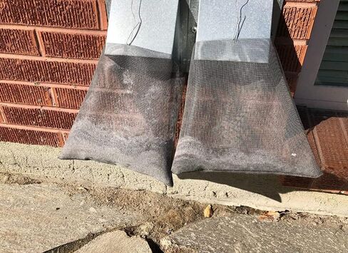 عبوتان من حقيبة الوبر الجديدة لفتحة المجفف في الهواء الطلق، تلتقط الوبر من فتحة المجفف in Kuwait