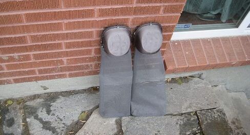 عبوتان من حقيبة الوبر الجديدة لفتحة المجفف في الهواء الطلق، تلتقط الوبر من فتحة المجفف in Kuwait