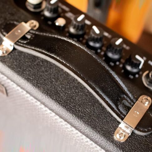 مضخم صوت جيتار كهربائي بقوة 10 وات مع كابل أداة واختيار العينات in Kuwait