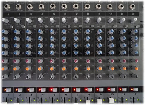 خلاط Rockville 18 قناة 6000 واط يعمل بالطاقة مع USB، التأثيرات/16 XDR2 Mic Pres (RPM1870) in Kuwait