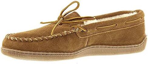 Minnetonka Men's Sheepskin Hardsole Moccasin Slippers in Saudi Arabia