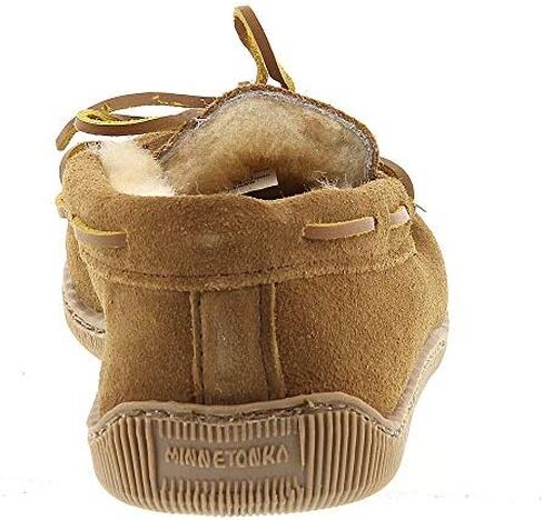 Minnetonka Men's Sheepskin Hardsole Moccasin Slippers in Saudi Arabia
