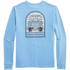 تي شيرت Vineyard Vines للرجال بأكمام طويلة وجيب على شكل طريق ذو مناظر طبيعية in Kuwait