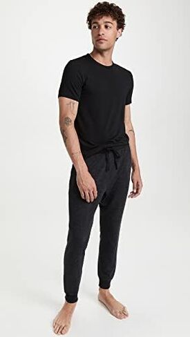 تي شيرت رجالي من Calvin Klein فائق النعومة Modern Modal Lounge برقبة دائرية in Kuwait