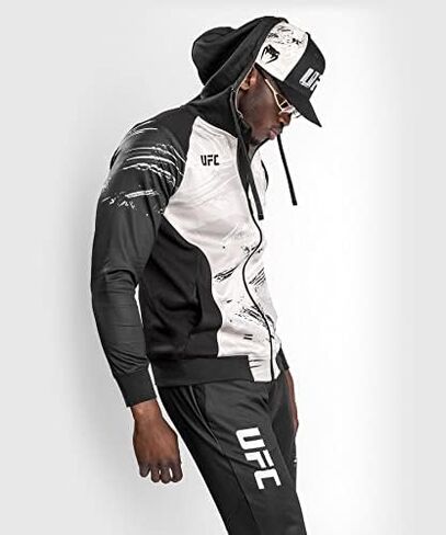 Venum Men's Standard Hoodie in Saudi Arabia
