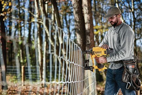 ديوالت دباسة كراون ماكس اكس ار 20 فولت، مجموعة سياج لاسلكية، 9GA (DCFS950P2) in Kuwait