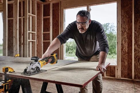 DEWALT ATOMIC 20V MAX* Circular Saw, 4-1/2-Inch, Tool Only (DCS571B) in Saudi Arabia