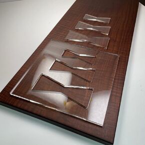 قالب توجيه أكريليك على شكل ربطة عنق in Kuwait