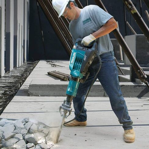 Makita HM1317CB 42 lb. AVT® Demolition Hammer, accepts 1-1/8" Hex bits in Saudi Arabia