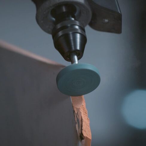 طقم ملحقات الأدوات الدوارة متعددة الأغراض 730-01 من Dremel - مجموعة متنوعة مكونة من 52 قطعة - تتضمن لقمة نحت، وأسطوانات سنفرة، وأحجار طحن، وأقراص قطع، وحقيبة تخزين in Saudi Arabia