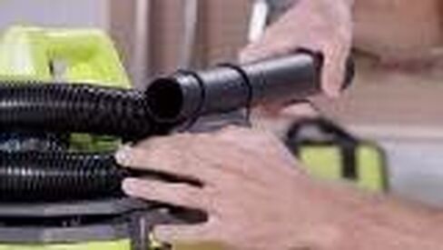 Ryobi 18 فولت واحد + 6 جالون. مكنسة لاسلكية رطبة/جافة (أداة عارية) مع خرطوم، أداة شق، فوهة أرضية وعصا تمديد in Kuwait