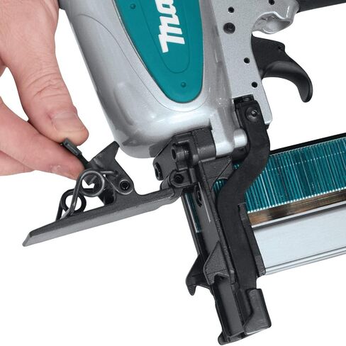 Makita AT2550A 1-inch Wide Crown Stapler (16 Ga.) in Saudi Arabia