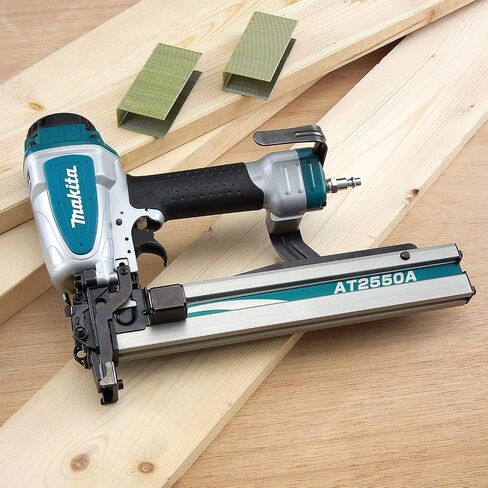 Makita AT2550A 1-inch Wide Crown Stapler (16 Ga.) in Saudi Arabia