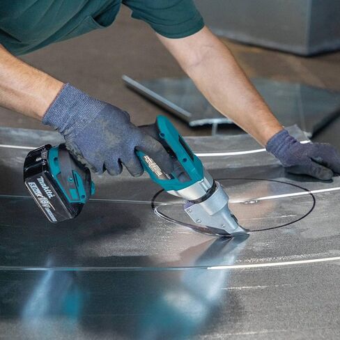 ماكيتا XSJ04T 18V LXT® بطارية ليثيوم أيون براشليس 18 مقياس إزاحة كيت (5.0 أمبير ساعة) in Kuwait