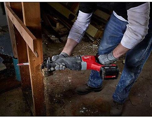 Milwaukee 18V Li-Ion Cordless SAWZALL Reciprocating Saw w/ 5.0Ah Battery & Charger in Saudi Arabia