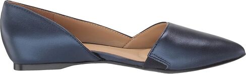 حذاء Samantha Loafer مسطح للسيدات من Naturalizer in Kuwait