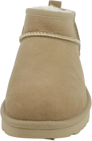 حذاء UGG النسائي الكلاسيكي فائق الحجم in Saudi Arabia