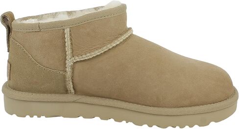 حذاء UGG النسائي الكلاسيكي فائق الحجم in Saudi Arabia