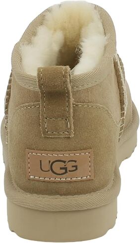 حذاء UGG النسائي الكلاسيكي فائق الحجم in Saudi Arabia