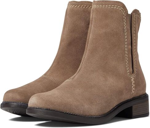 حذاء Clarks النسائي Maye Zip لمنتصف الساق in Saudi Arabia