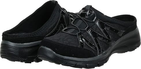 حذاء نسائي سهل الاستخدام من Skechers in Saudi Arabia