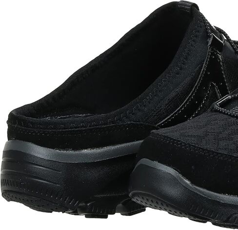 حذاء نسائي سهل الاستخدام من Skechers in Saudi Arabia