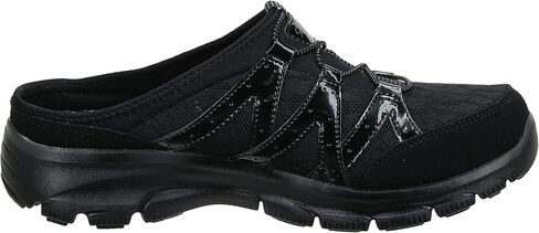 حذاء نسائي سهل الاستخدام من Skechers in Saudi Arabia