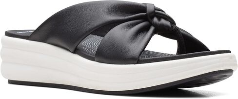 صندل مسطح للنساء من Clarks in Kuwait