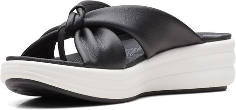 صندل مسطح للنساء من Clarks in Kuwait