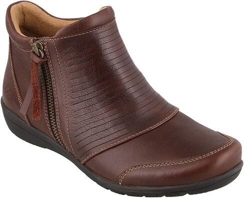 Taos Footwear Women's Habit Brunette Boot 9.5 M in Kuwait