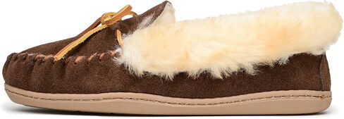 Minnetonka Women's Alpine Sheepskin Slippers in Saudi Arabia