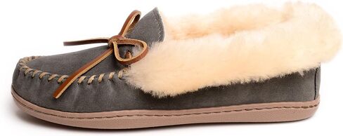 Minnetonka Women's Alpine Sheepskin Slippers in Saudi Arabia