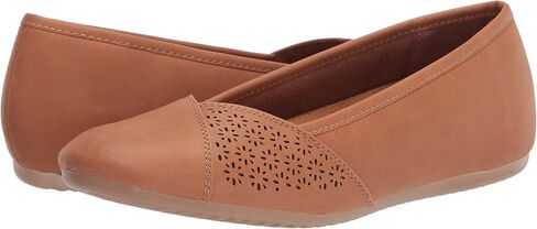 Easy Street Women's Ballet Flat in Kuwait