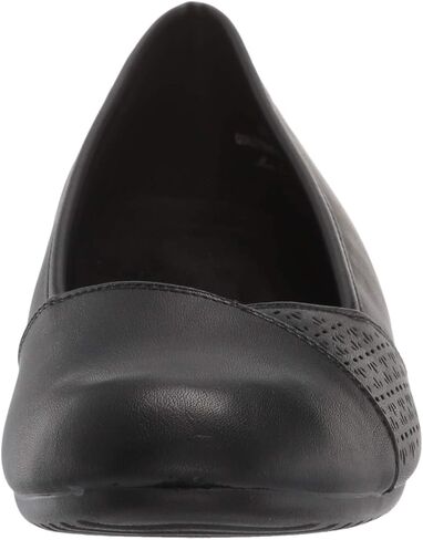 Easy Street Women's Ballet Flat in Saudi Arabia