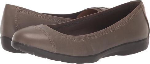حذاء باليه مسطح Meadow Opal للسيدات من Clarks in Kuwait